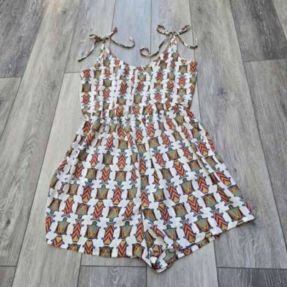 BCBGMaxazria romper fish and turtles tie top short shorts scoop neck medium